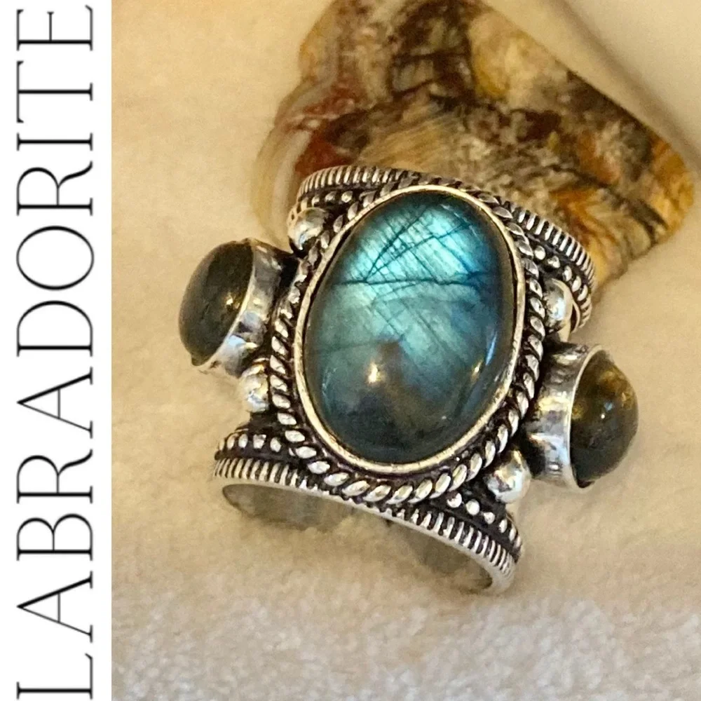 * Blue Flash * Labradorite Gemstone Chunky Handmade Shield Armor Ring - Picture 6 of 8